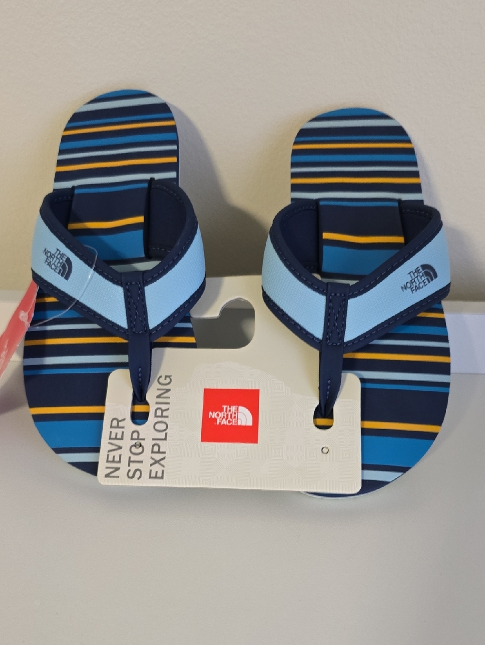 NWT The North Face Navy, Light Blue & Yellow Striped Kids Flip Flops Boys Size 1
